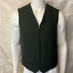 Dark Green Classic Vest with Zipper Closure and Slim Fit Vintage